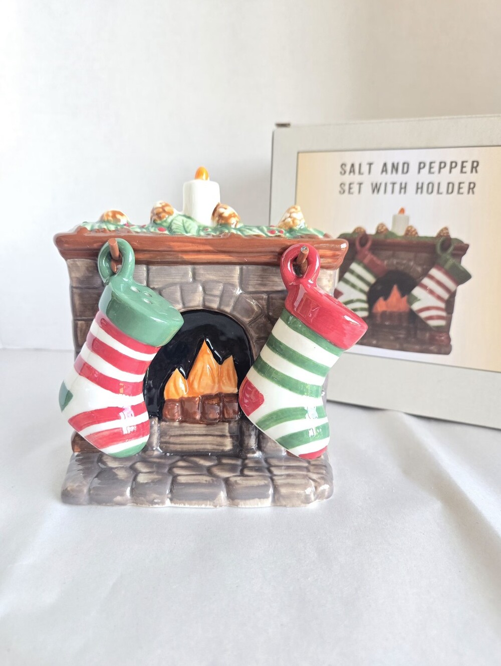 Cracker Barrel Stockings On Fireplace Christmas Salt & Pepper Shaker Set